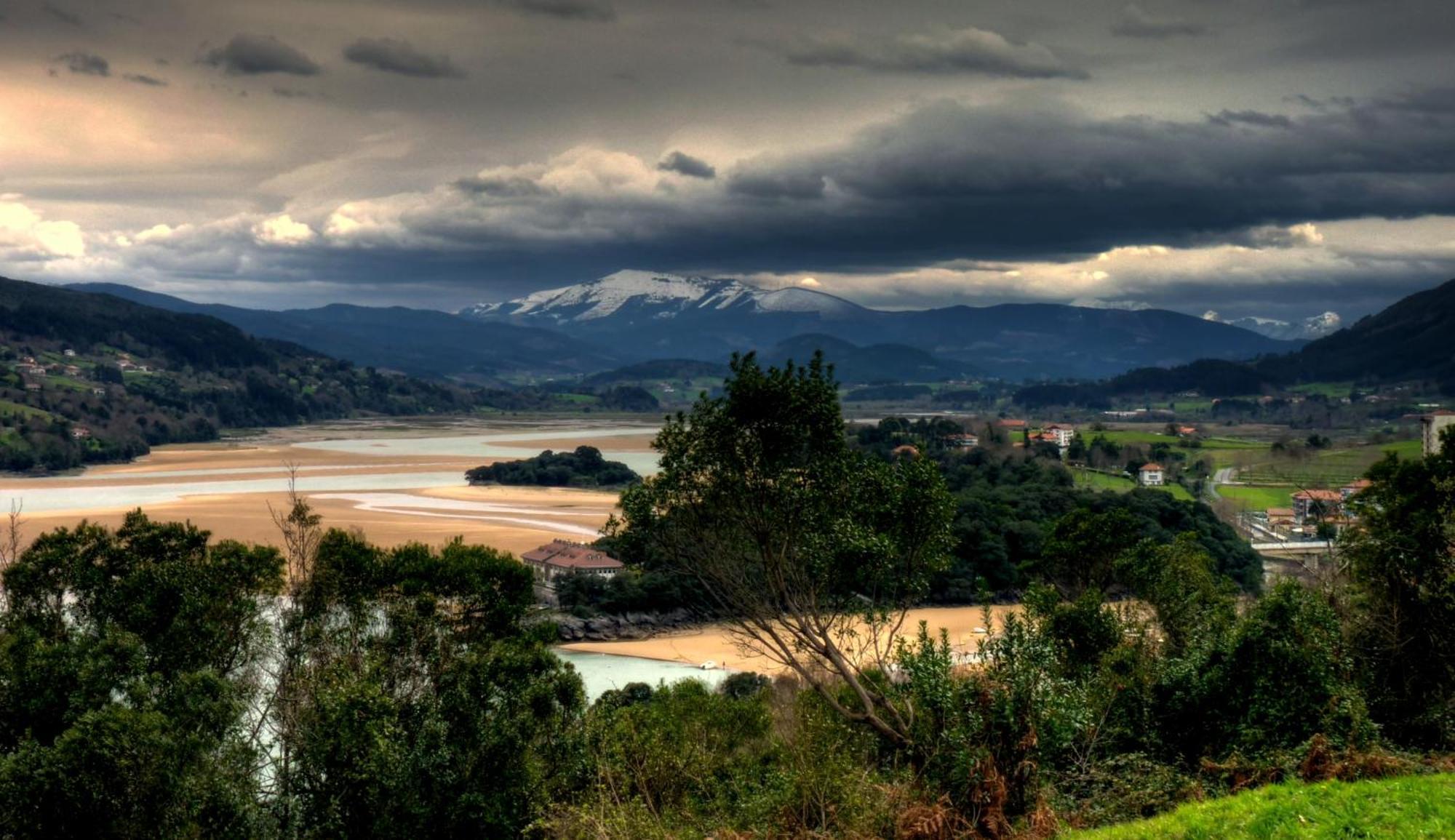 Eco Hotel Mundaka Bagian luar foto